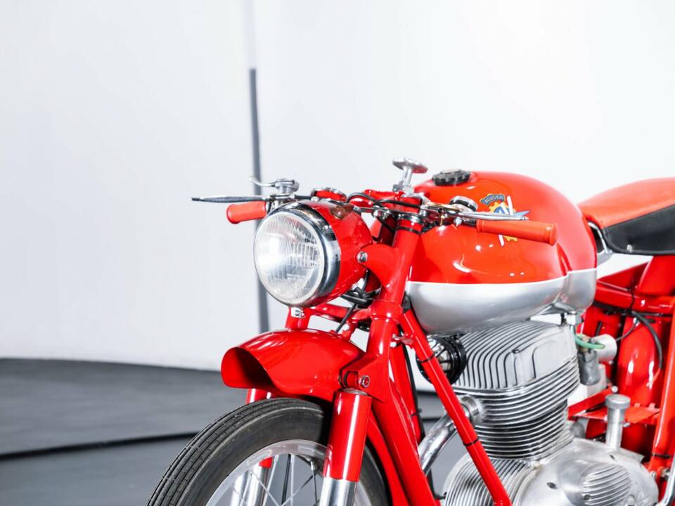 Immagine 43/47 di MV Agusta DUMMY (1957)