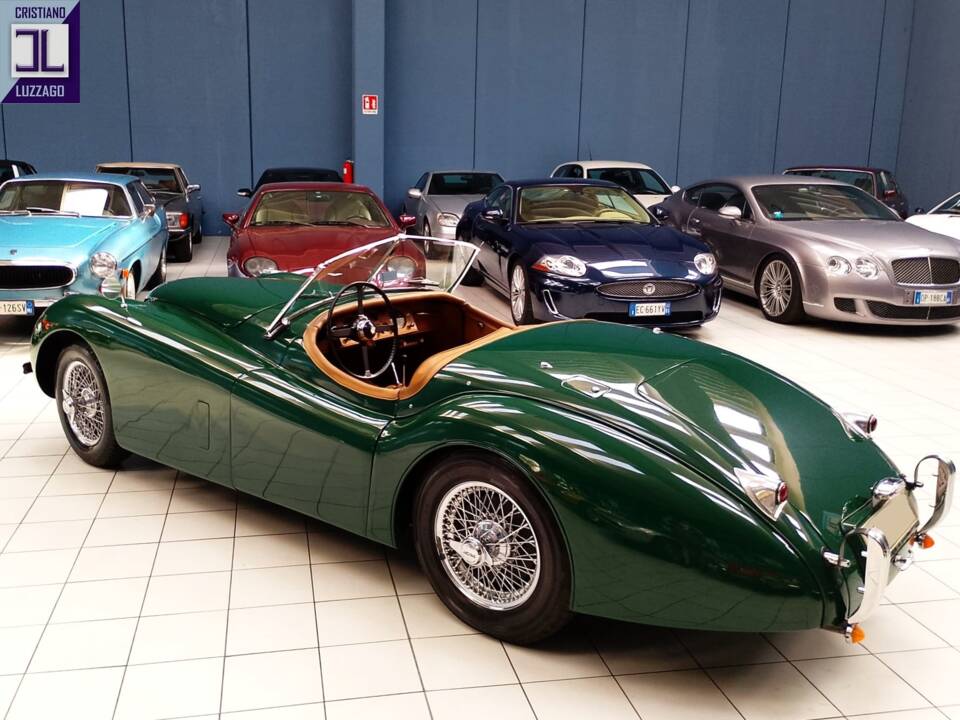 Image 6/57 of Jaguar XK 120 SE OTS (1953)