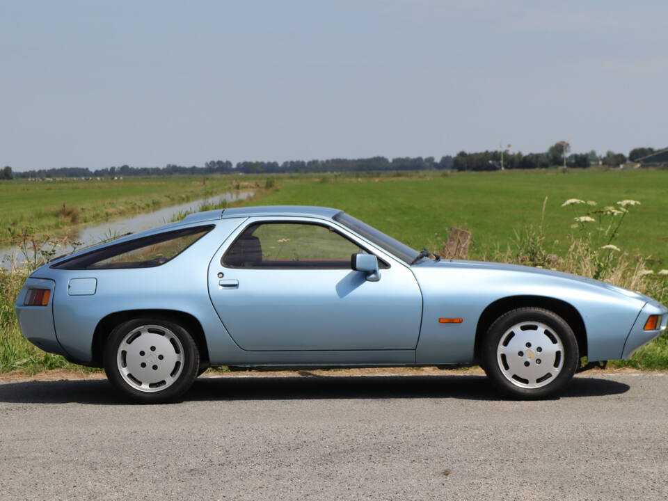 Image 4/42 de Porsche 928 (1979)