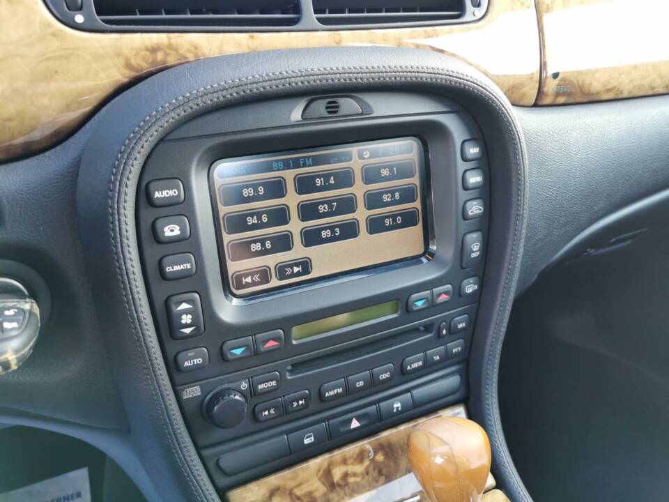 Image 11/47 de Jaguar S-Type 2.5 V6 (2005)
