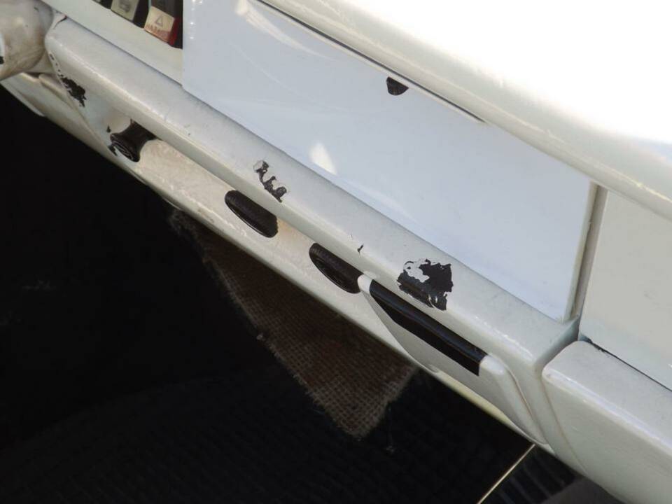 Image 34/50 de Volkswagen Coccinelle 1303 LS (1973)