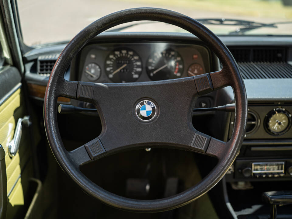 Image 27/46 of BMW 525 (1978)