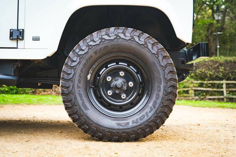 Image 47/50 of Land Rover Defender 90 (1997)