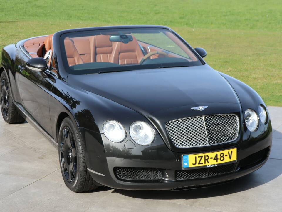 Image 4/50 of Bentley Continental GTC (2007)