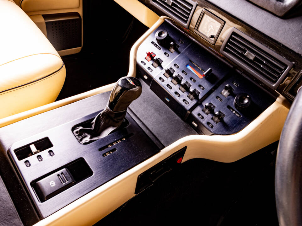 Immagine 21/45 di Land Rover Range Rover Classic 3.5 (2017)