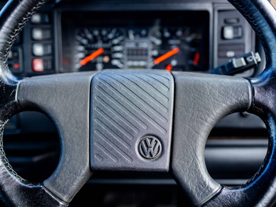 Afbeelding 40/46 van Volkswagen Golf I GTI 1.6 (1993)