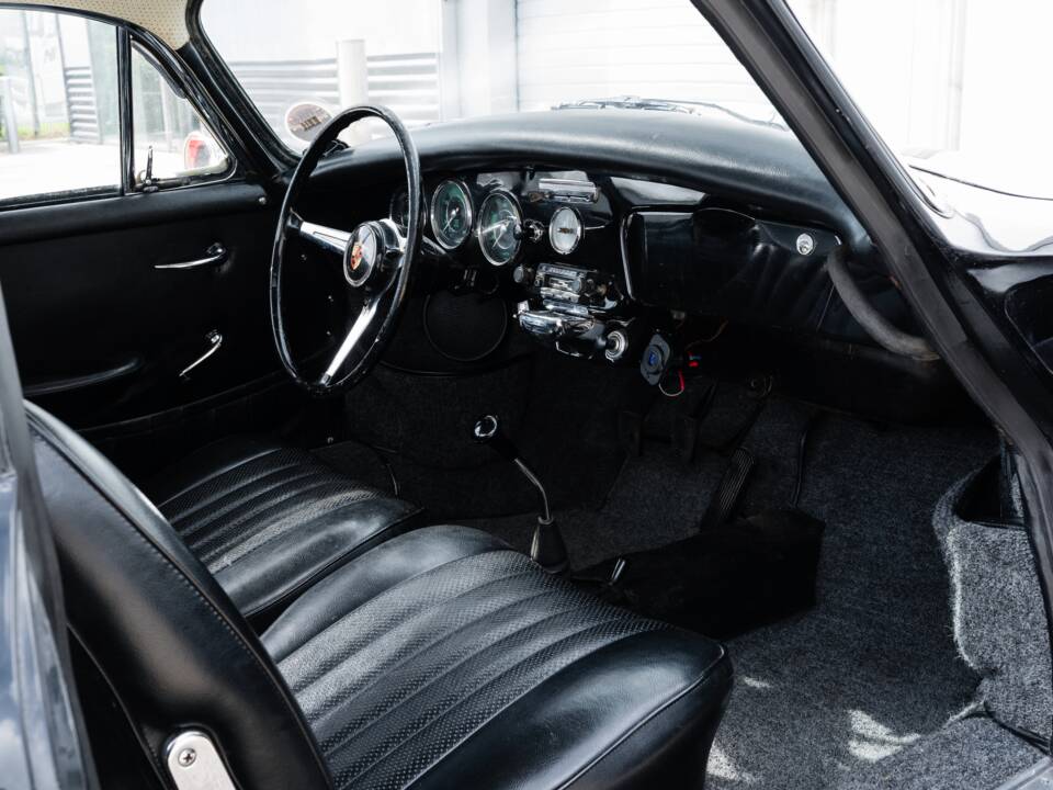 Image 25/48 of Porsche 356 C 1600 (1964)
