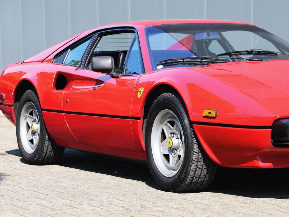 Image 17/61 of Ferrari 308 GTBi (1982)