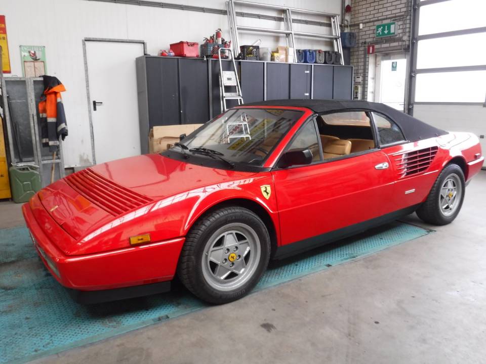 Bild 3/50 von Ferrari Mondial 3.2 (1988)