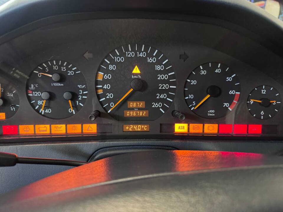 Image 9/19 of Mercedes-Benz SL 500 (1993)