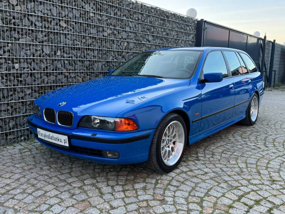 Image 1/100 of BMW 540i Touring (1998)