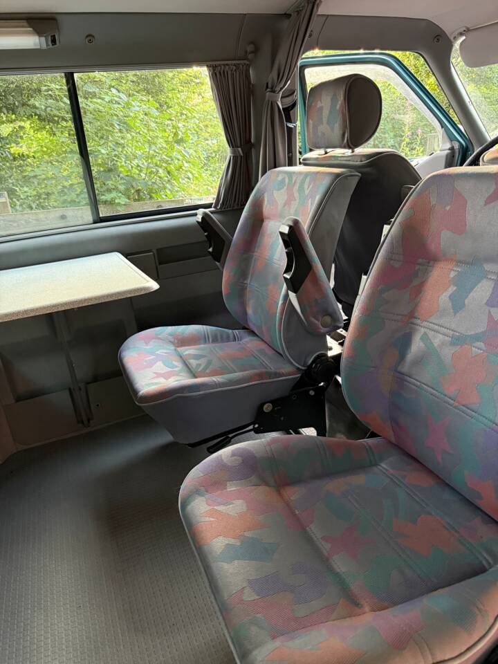 Bild 8/12 von Volkswagen T4 Multivan 2.0 (1994)