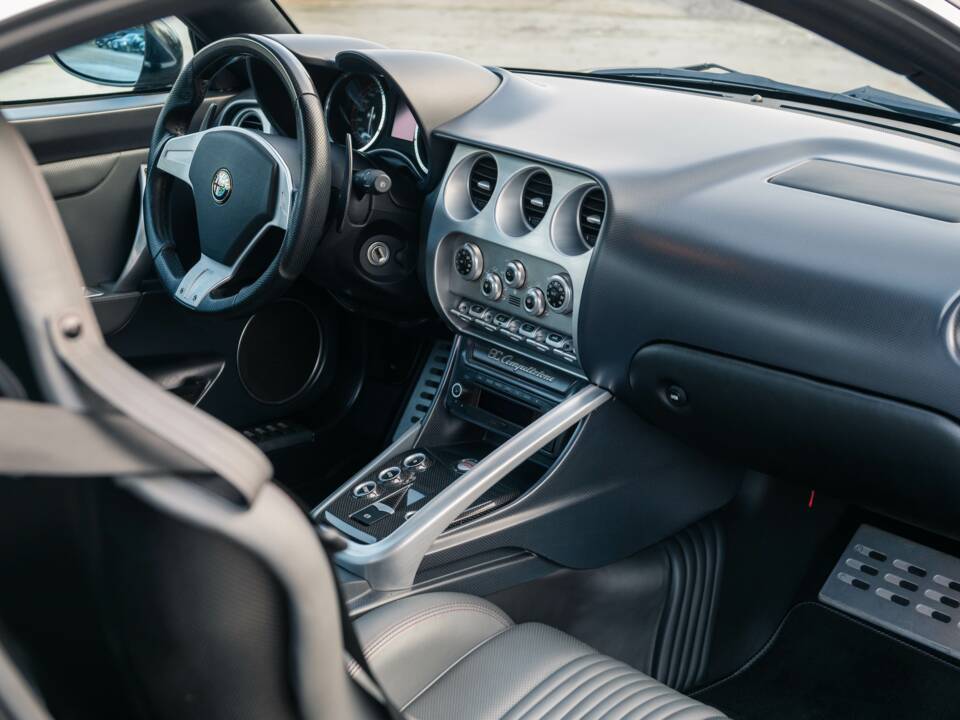 Bild 27/34 von Alfa Romeo 8C Competizione (2008)