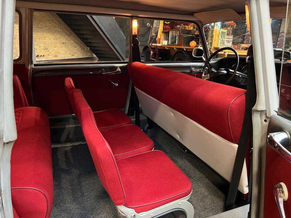 Image 20/30 of Citroën DS 20 Familiale (1970)