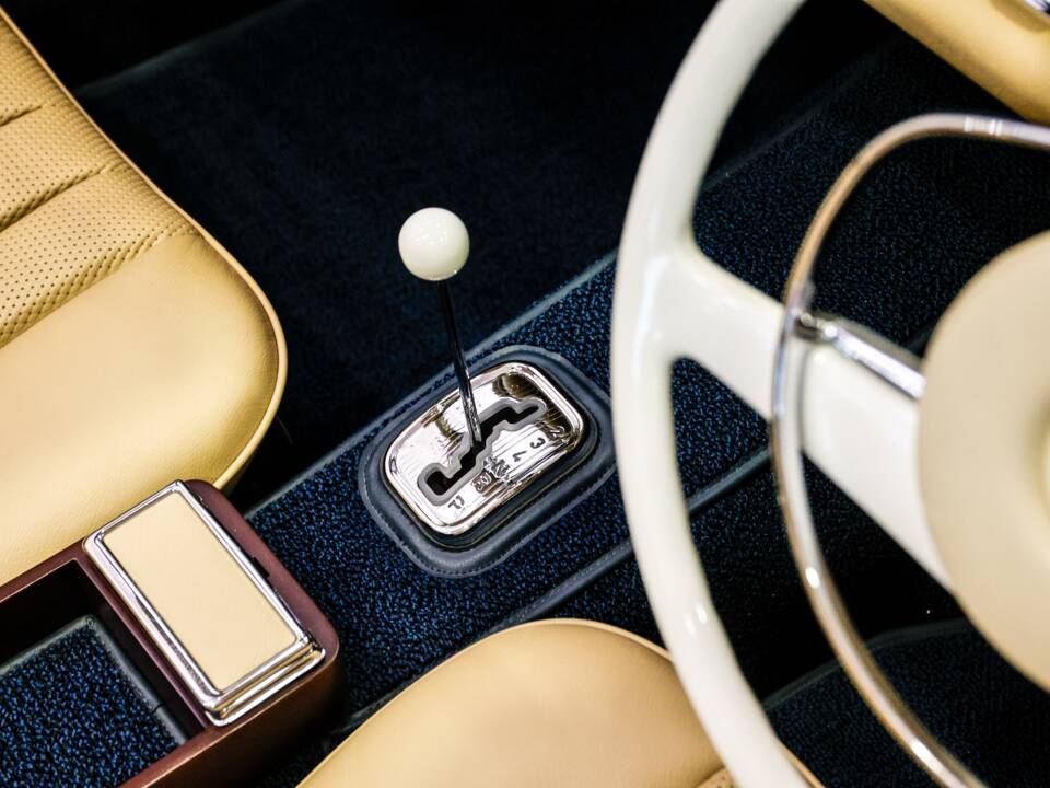 Image 17/31 de Mercedes-Benz 280 SL (1968)