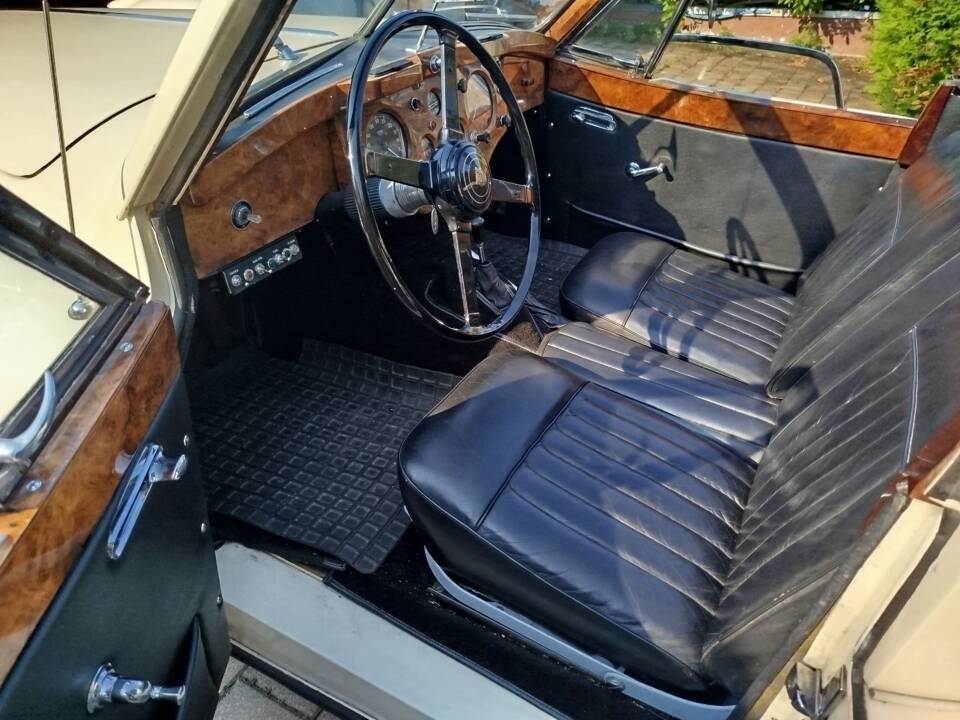 Immagine 35/74 di Jaguar XK 140 SE DHC (1955)
