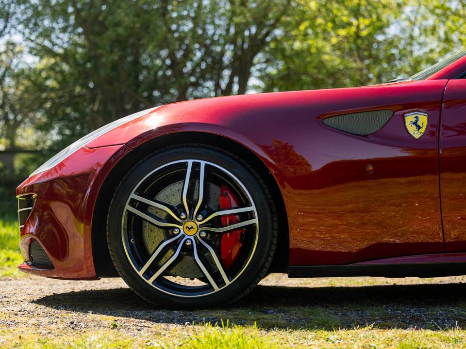 Bild 50/50 von Ferrari FF (2012)
