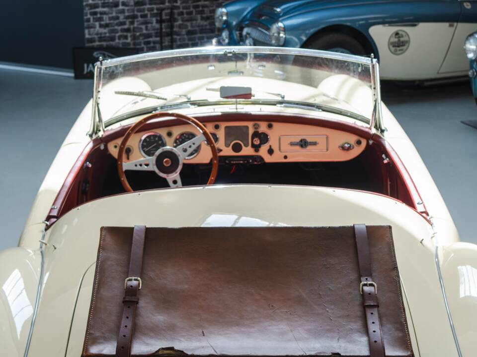 Image 13/22 of MG MGA 1600 (1960)