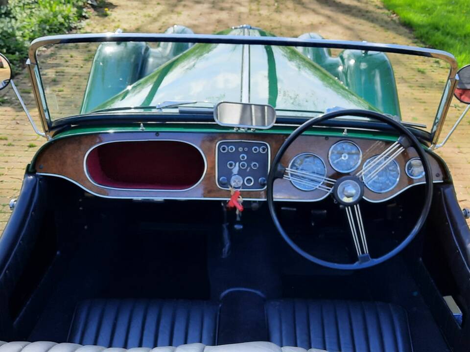 Immagine 2/8 di Morgan 4/4 Series V (1967)