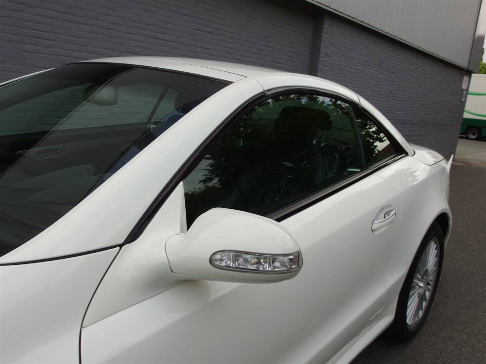 Image 23/97 de Mercedes-Benz SL 55 AMG (2003)