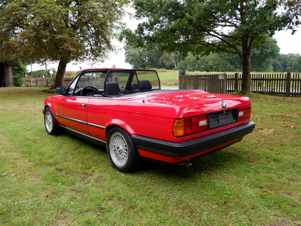 Imagen 24/26 de BMW 318i (1992)
