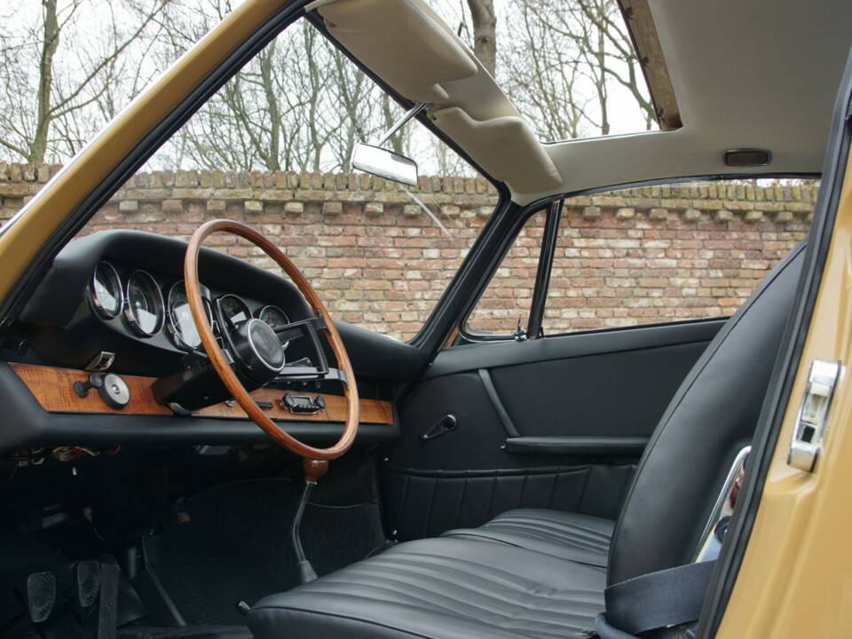 Immagine 23/50 di Porsche 911 2.0 (1965)
