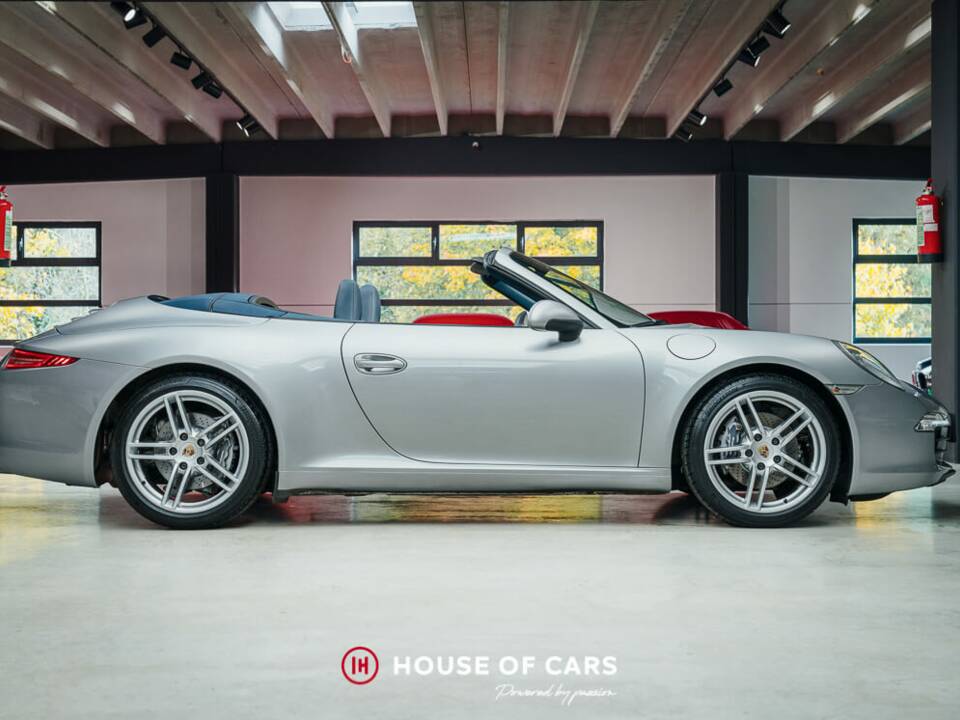 Image 5/24 of Porsche 911 Carrera (2012)