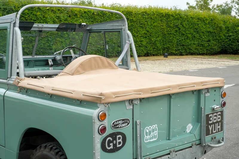 Image 44/50 of Land Rover 88 (1962)