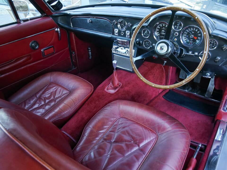 Bild 14/50 von Aston Martin DB 6 (1968)