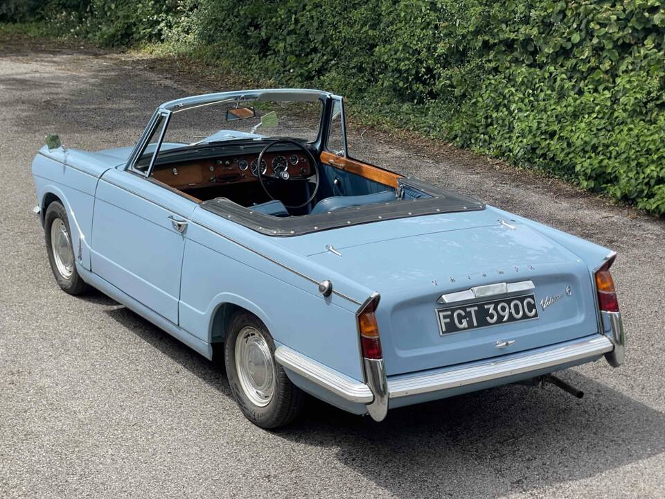 Image 2/12 of Triumph Vitesse 6 (1965)