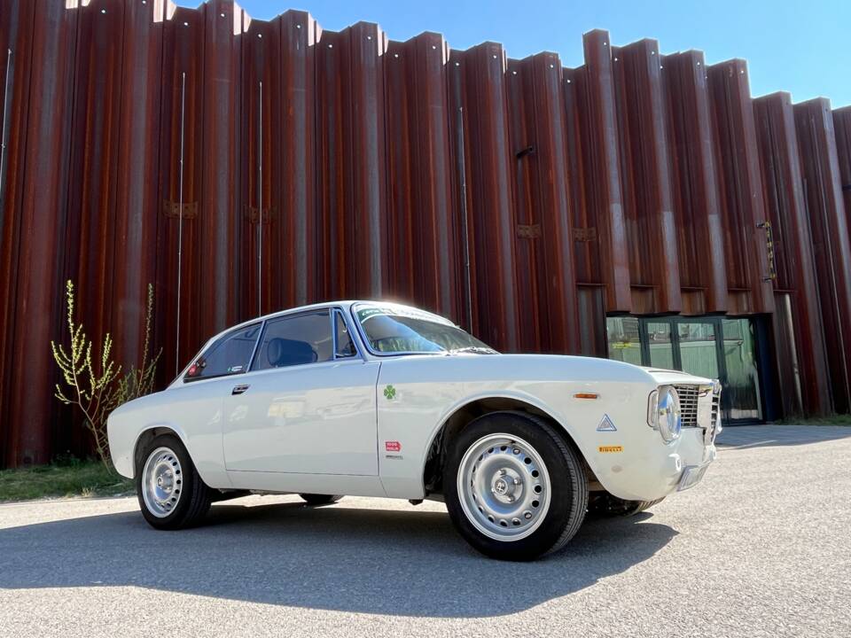 Image 1/87 of Alfa Romeo Giulia 1600 Sprint GT (1965)