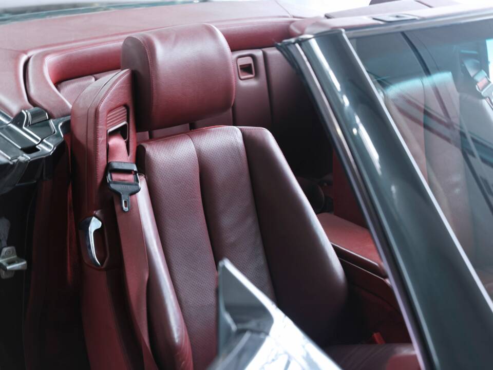 Image 22/37 of Mercedes-Benz SL 500 (1995)