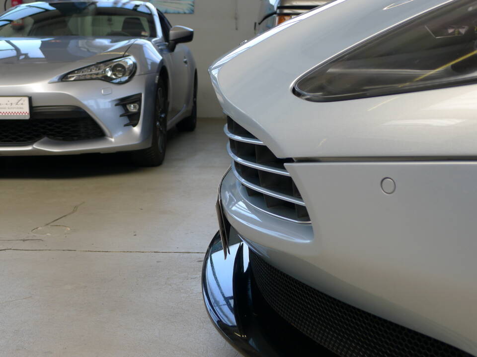 Image 20/37 of Aston Martin DB 11 V12 (2020)