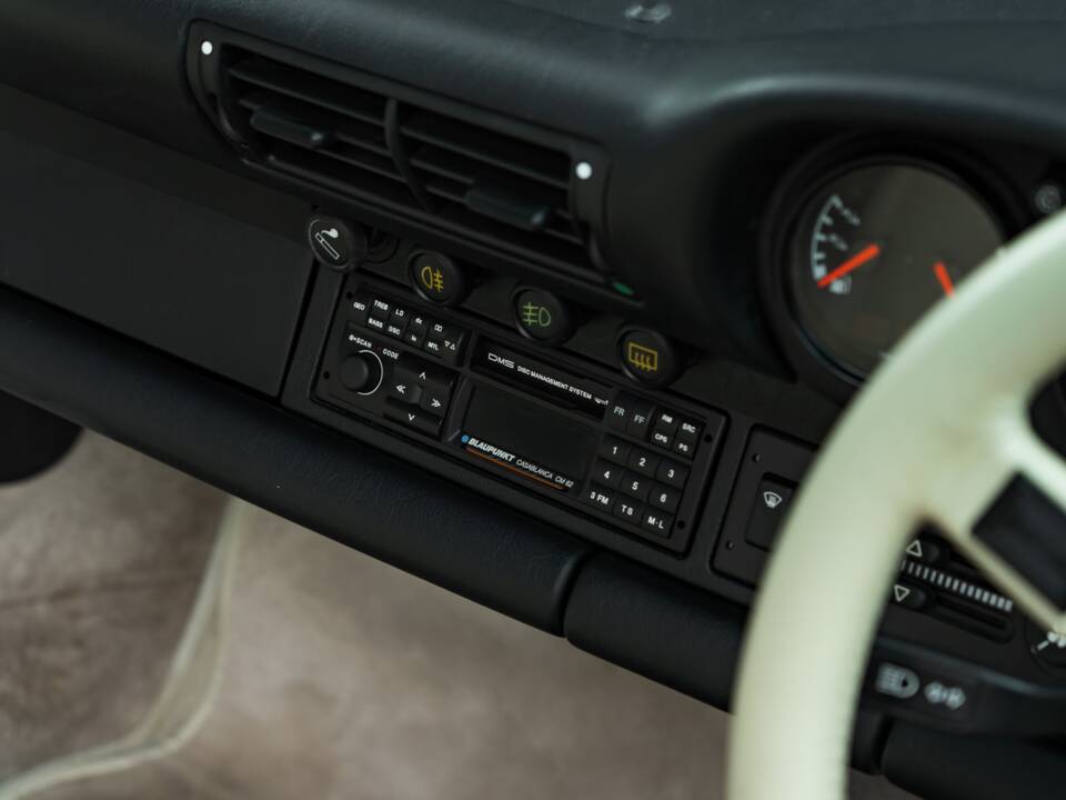 Bild 28/48 von Porsche 911 Carrera 2 (1990)