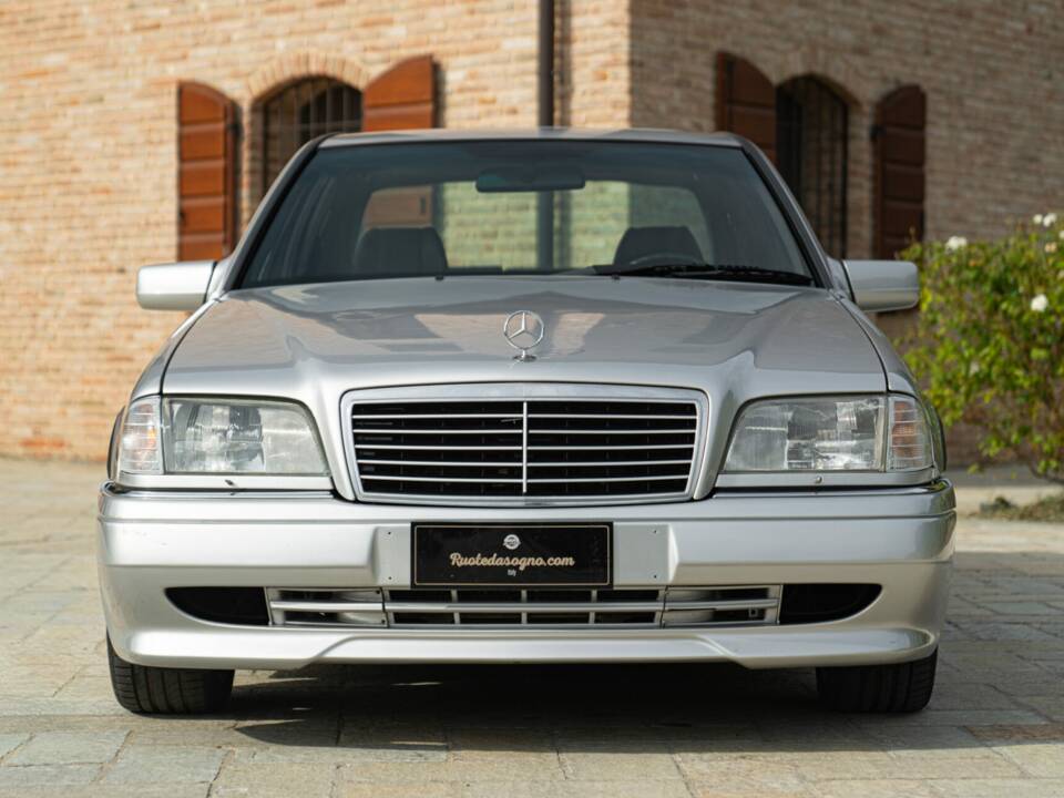Image 3/50 of Mercedes-Benz C 36 AMG (1995)