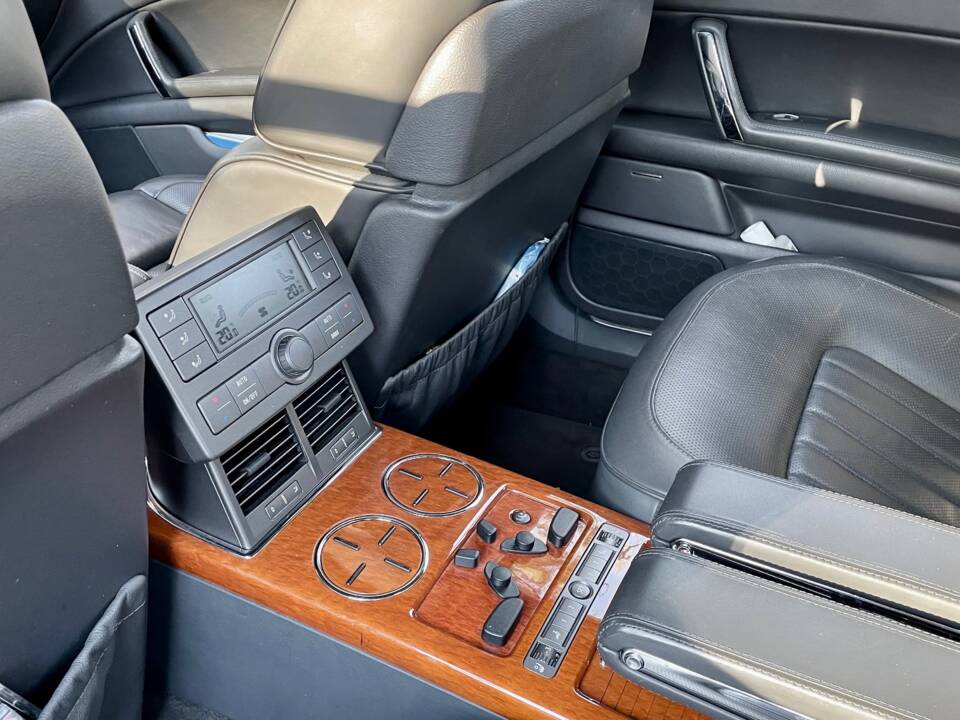 Bild 21/23 von Volkswagen Phaeton V10 TDI (2003)