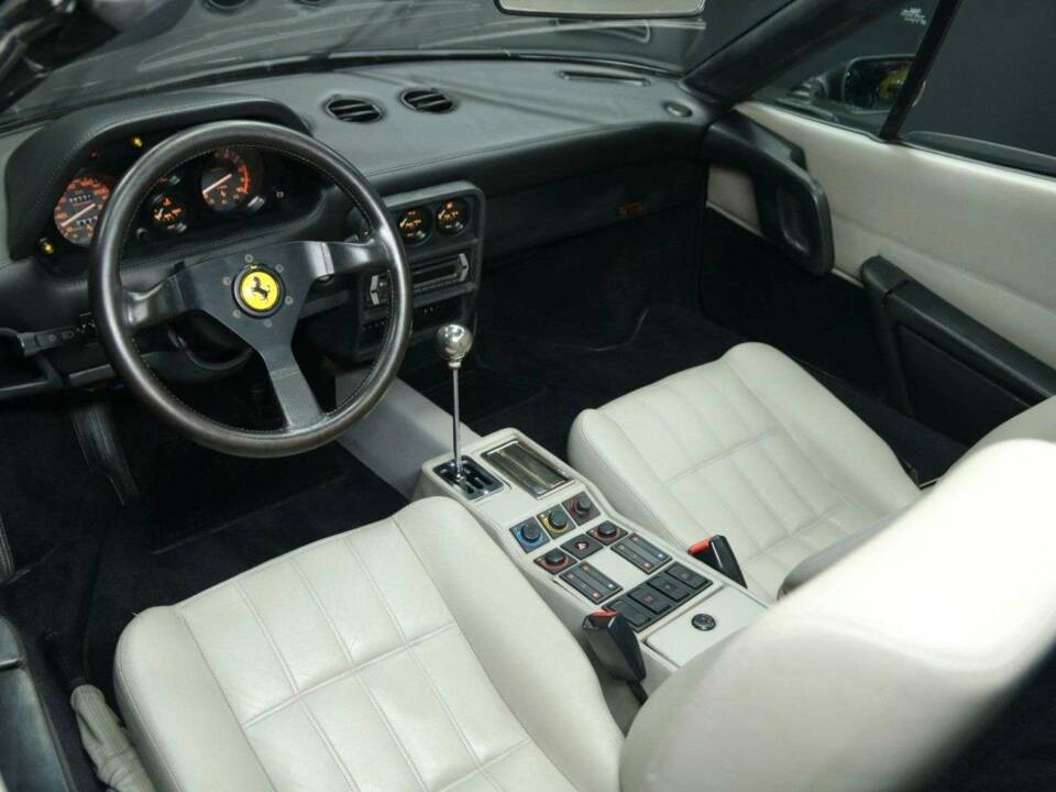 Image 12/30 de Ferrari 328 GTS (1987)