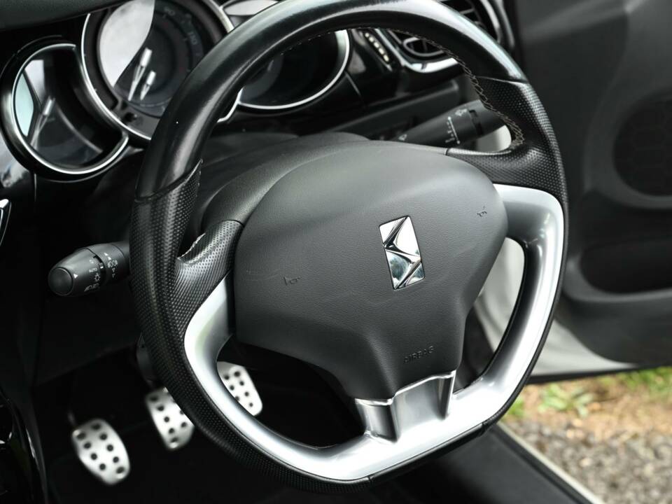 Image 25/50 de Citroën DS3 1.6 THP (2017)