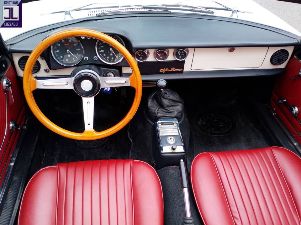 Bild 26/52 von Alfa Romeo 1750 Spider (1969)