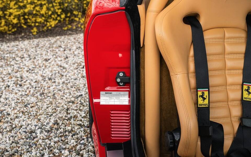 Bild 34/49 von Ferrari 550 Maranello (2000)