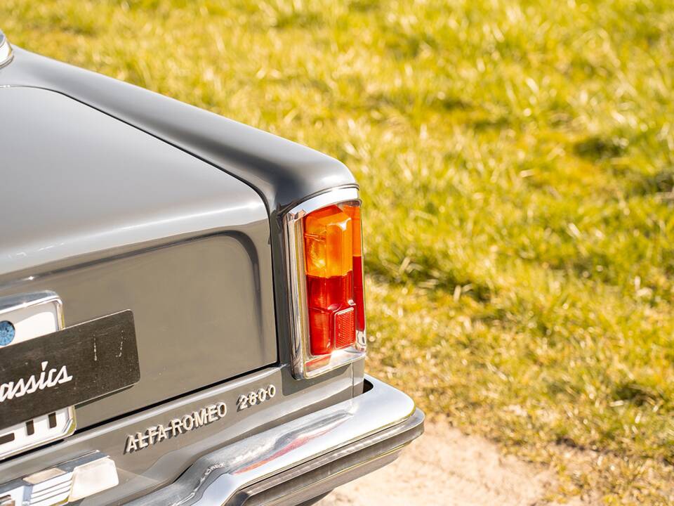 Afbeelding 16/39 van Alfa Romeo 2600 Berlina (1962)