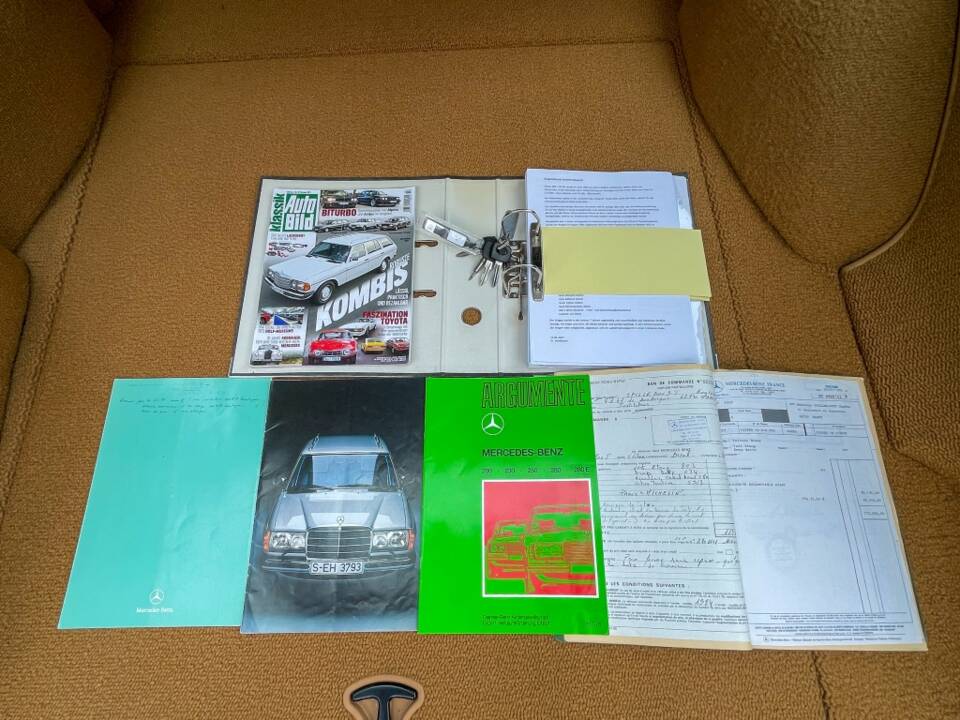 Image 30/34 of Mercedes-Benz 200 T (1983)