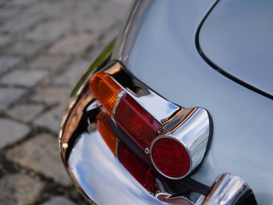Afbeelding 13/15 van Jaguar E-Type (1968)