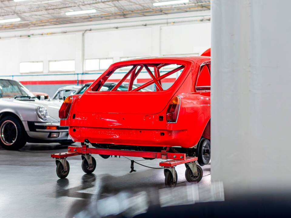 Image 8/22 de MG MGB GT V8 (1974)