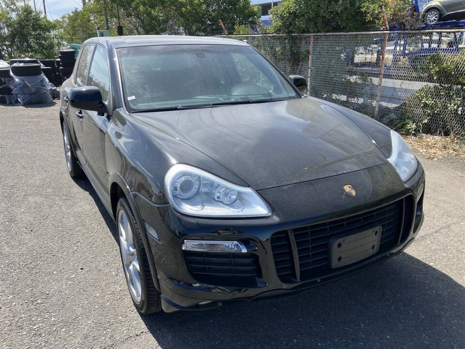 Immagine 2/40 di Porsche Cayenne GTS (2008)