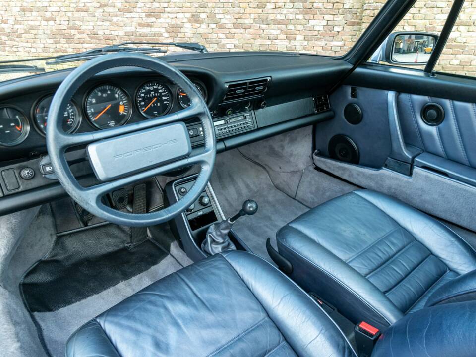 Immagine 3/50 di Porsche 911 Carrera 3.2 "25 years 911" (1988)
