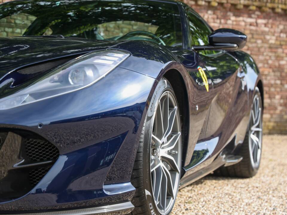 Image 20/50 of Ferrari 812 Superfast (2020)
