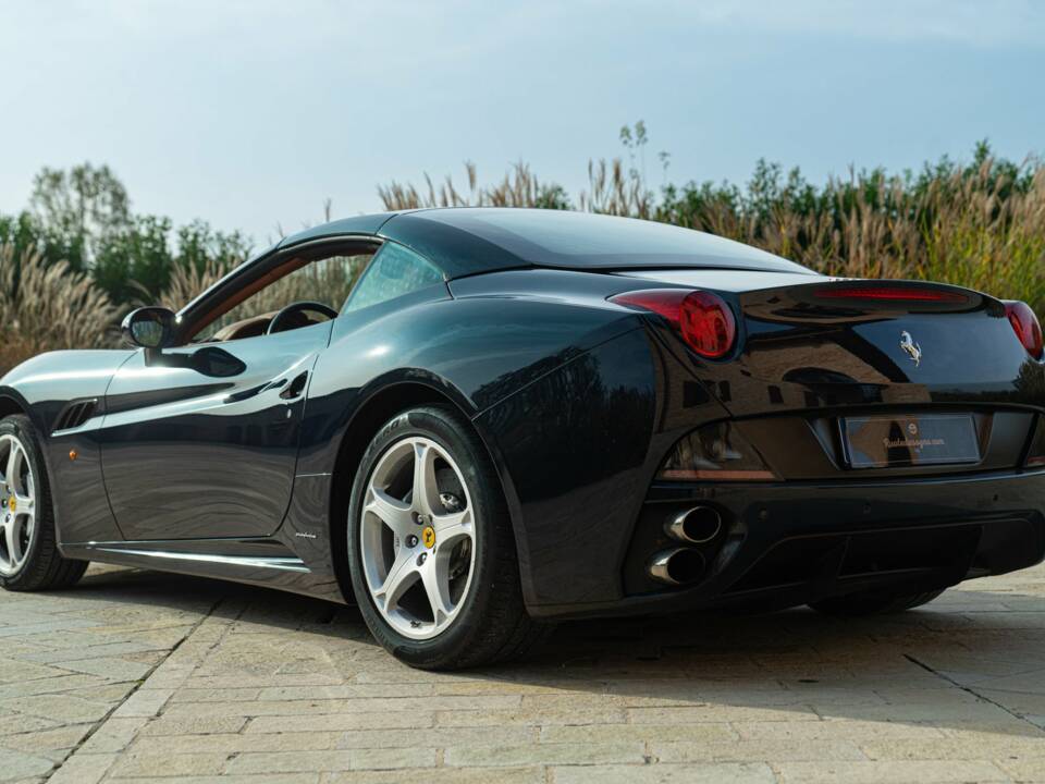 Bild 7/50 von Ferrari California (2010)