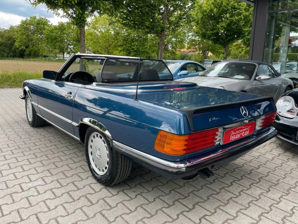 Image 12/19 of Mercedes-Benz 500 SL (1987)