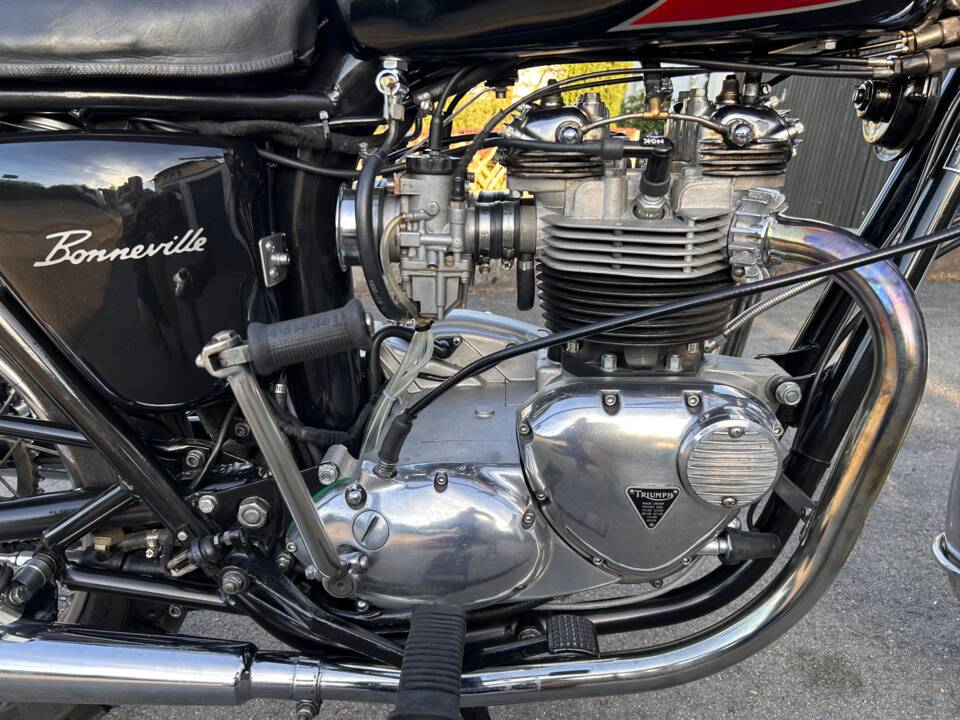 Bild 8/11 von Triumph T 140 V Bonneville (1978)